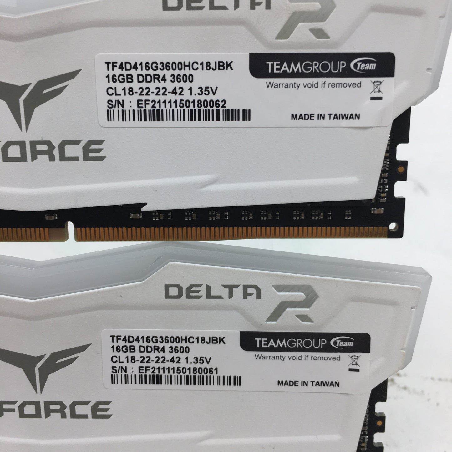 TeamGroup T-Force Delta RGB 32GB (2x16GB) RAM DDR4 3200MHz TF4D416G3600HC18JBK