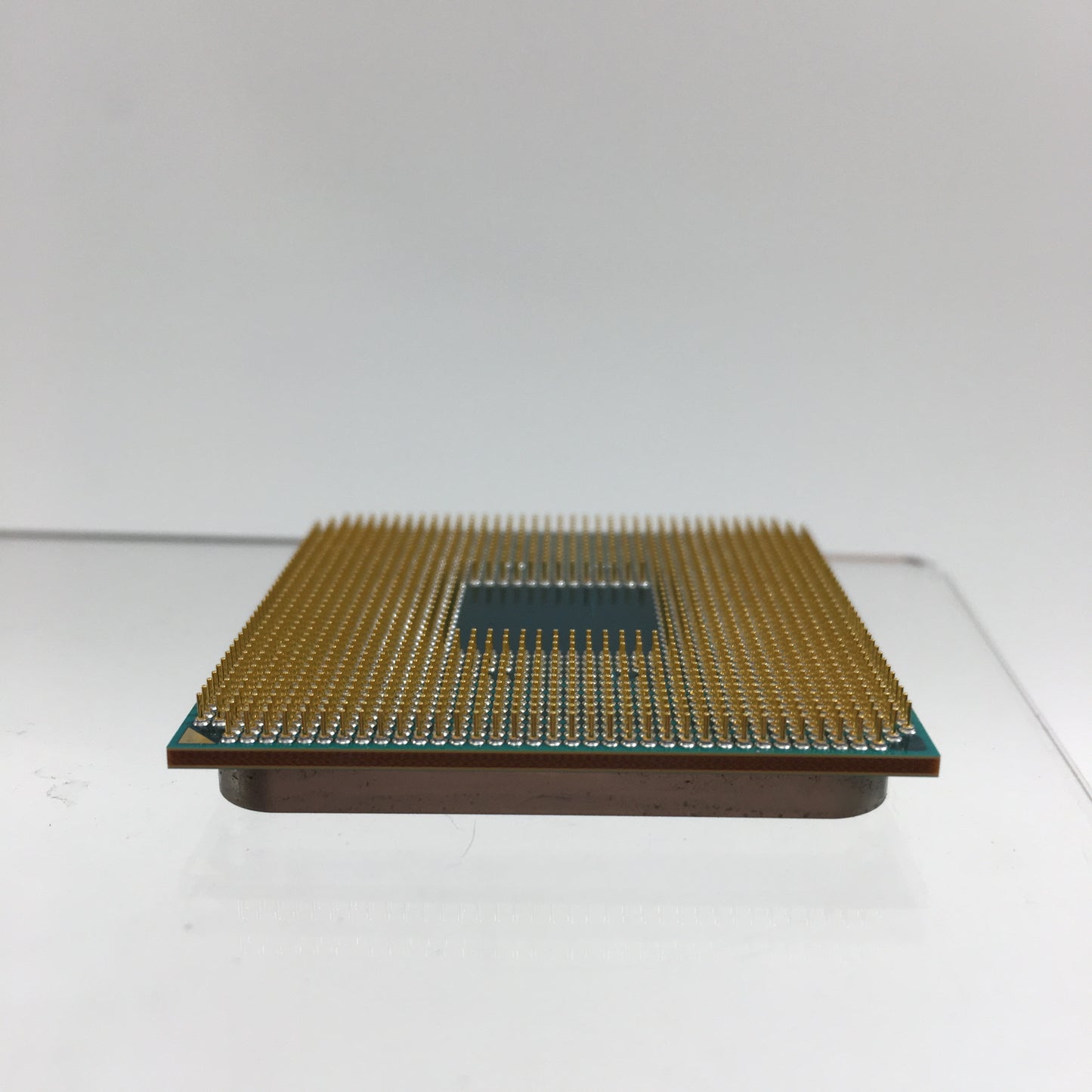 AMD Ryzen 3 5300G 4.00GHz Quad Core 100-000000253 8 Thread AM4