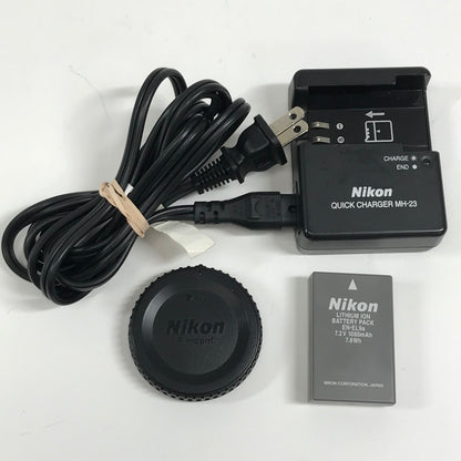 Nikon D3000 10.2MP Digital SLR DSLR Camera