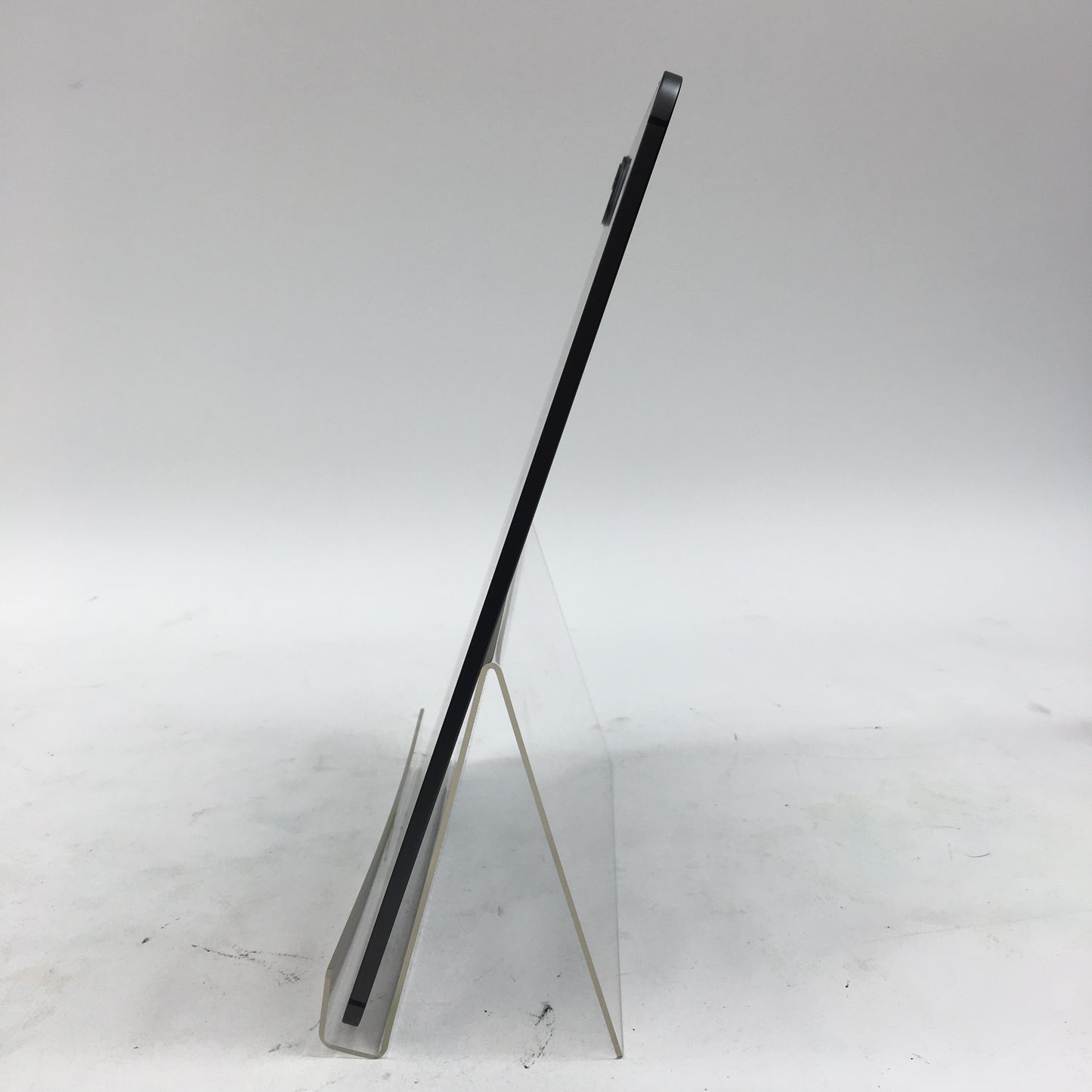 Unlocked Apple iPad Pro 13" M5 256GB Space Black ME7W4LL/A