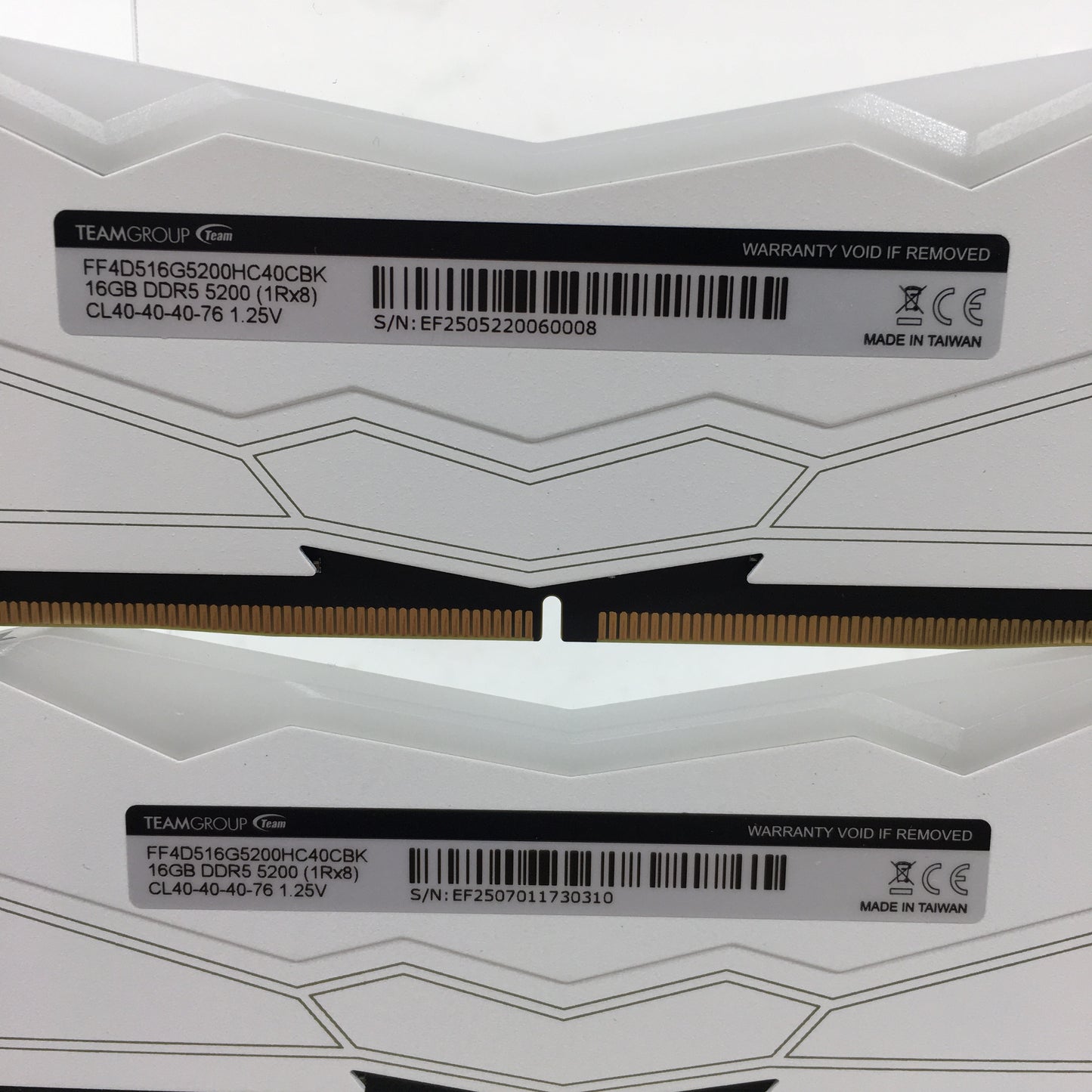 TeamGroup T-Force Delta RGB 32GB (2x16GB) RAM DDR5 5200MHz FF4D516G5200HC40CBK