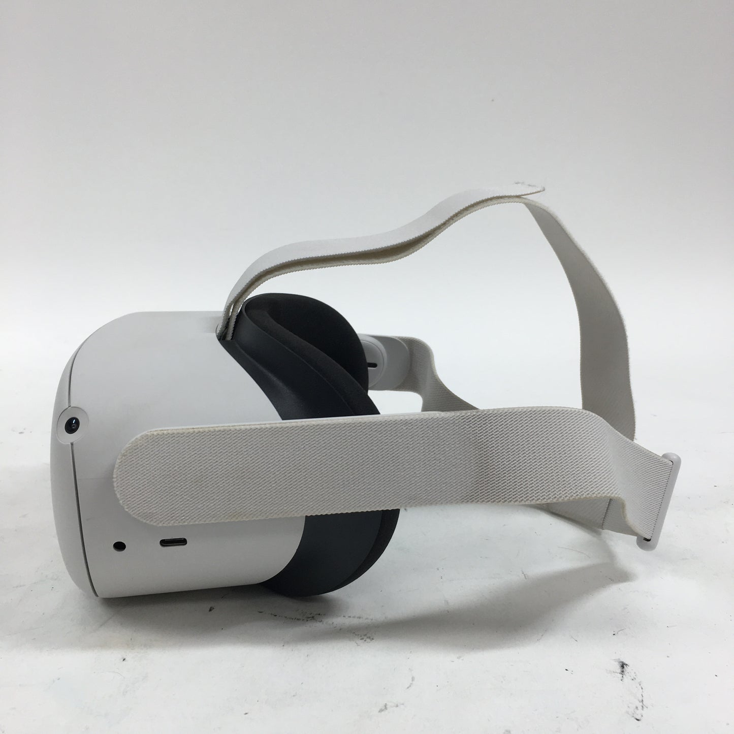 Meta Quest 2 128GB Standalone All-in-One VR Headset KW49CM