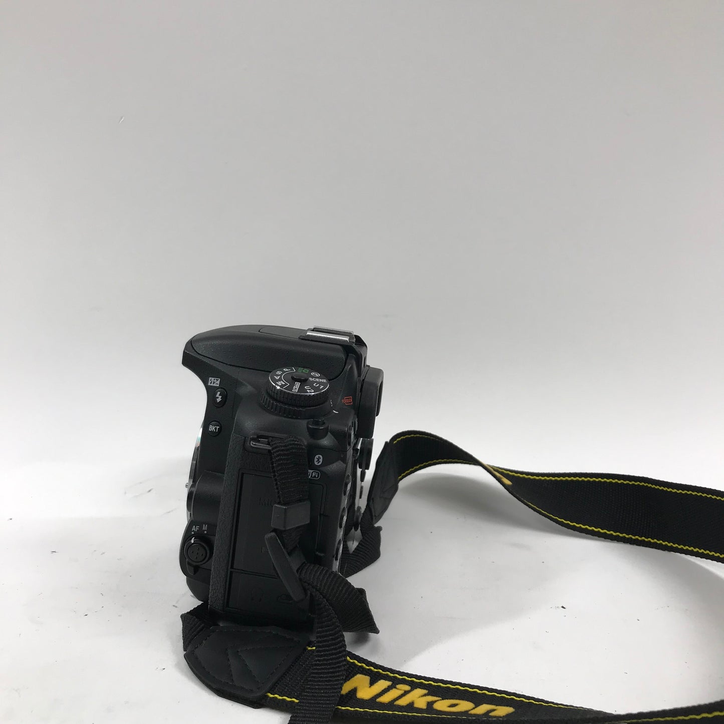 Nikon D7500 20.9MP Digital SLR DSLR Camera 10154 Shutter Count Body Only