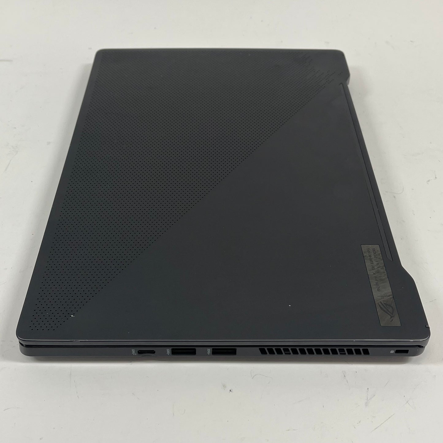 Asus ROG Zephyrus G14 GA401Q 14" Ryzen 7 5800HS 3.2GHz 16GB 512GB SSD GTX 1650