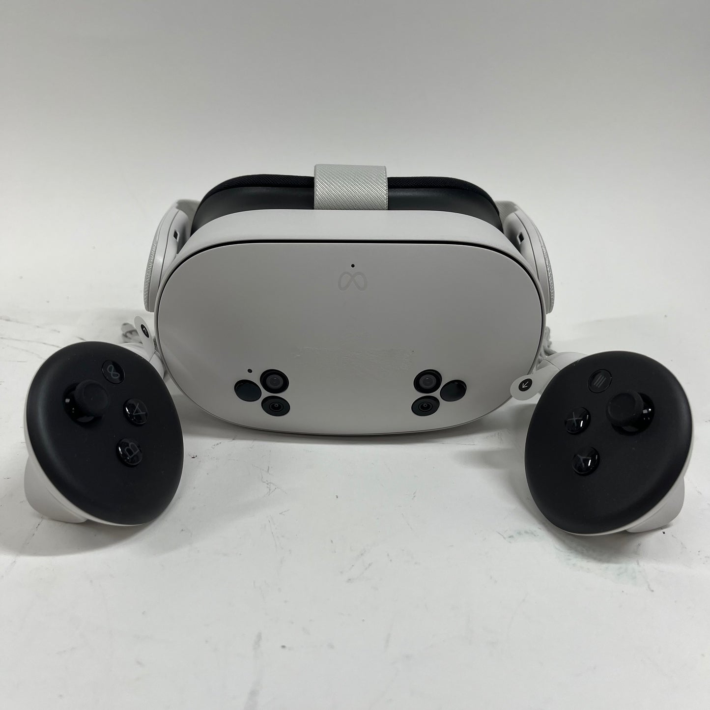 Meta Quest 3S 128GB Standalone All-in-One VR Headset P97
