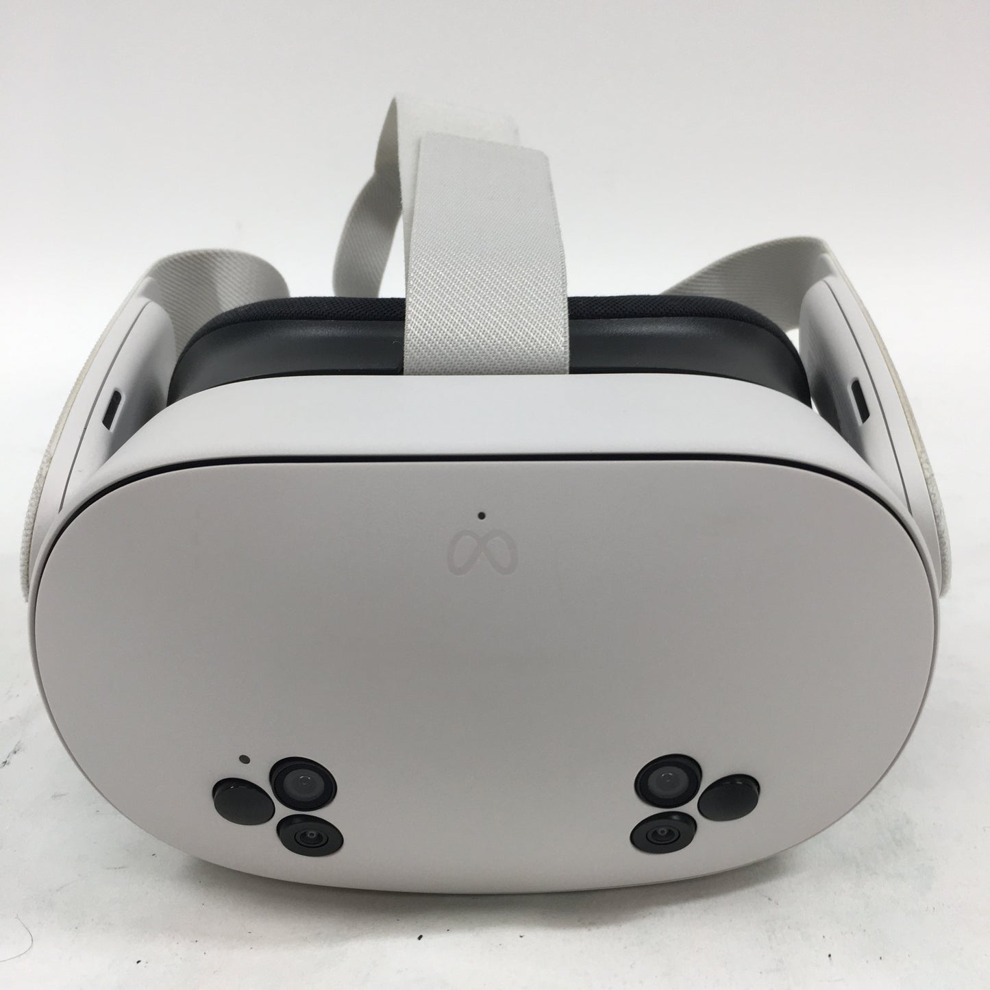 Meta Quest 3S 256GB Standalone All-in-One VR Headset P97