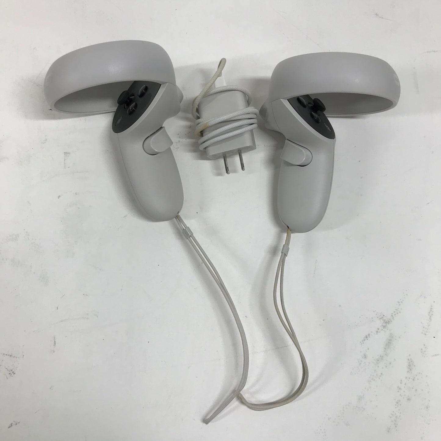 Oculus Quest 2 128GB Standalone All-in-One VR Headset KW49CM