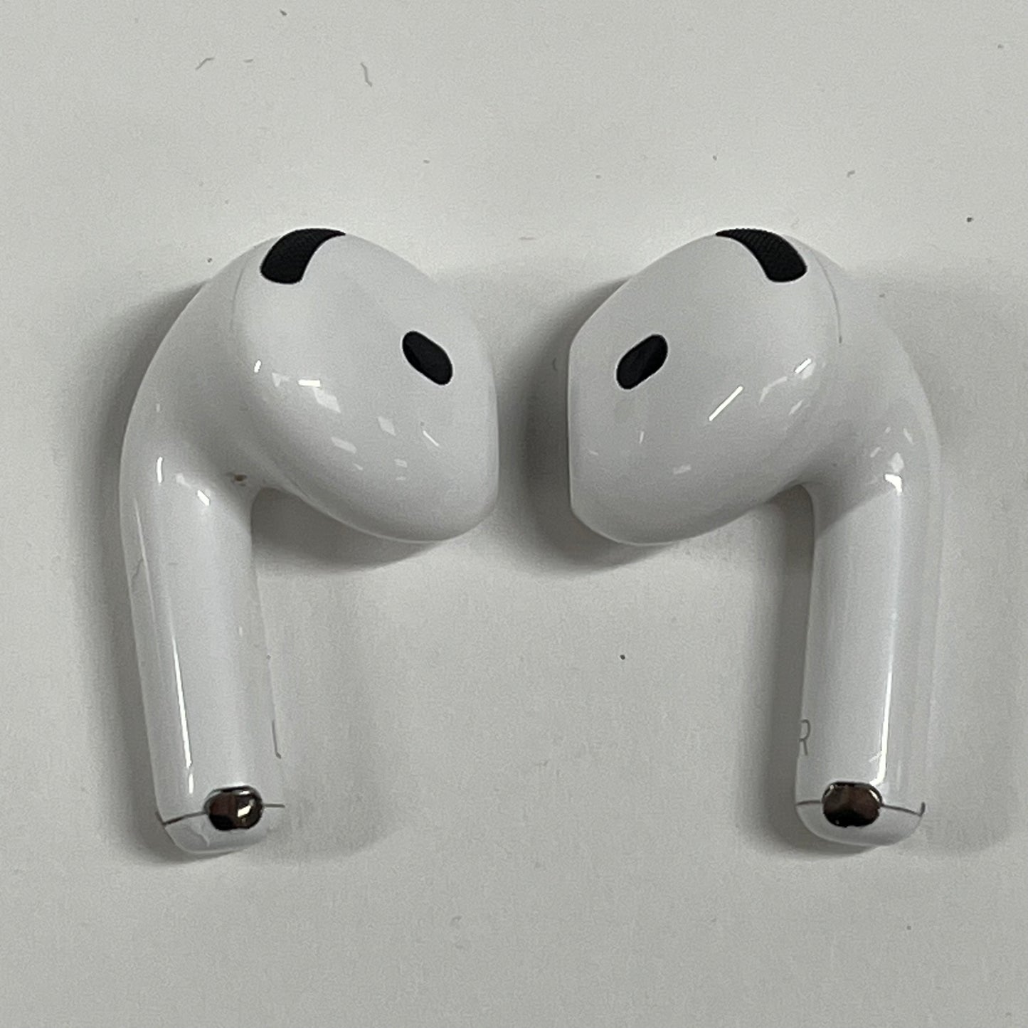 Apple AirPods 4th Gen ANC with MagSafe Charging Case A3056 A3055 A3059 MXP93LL/A