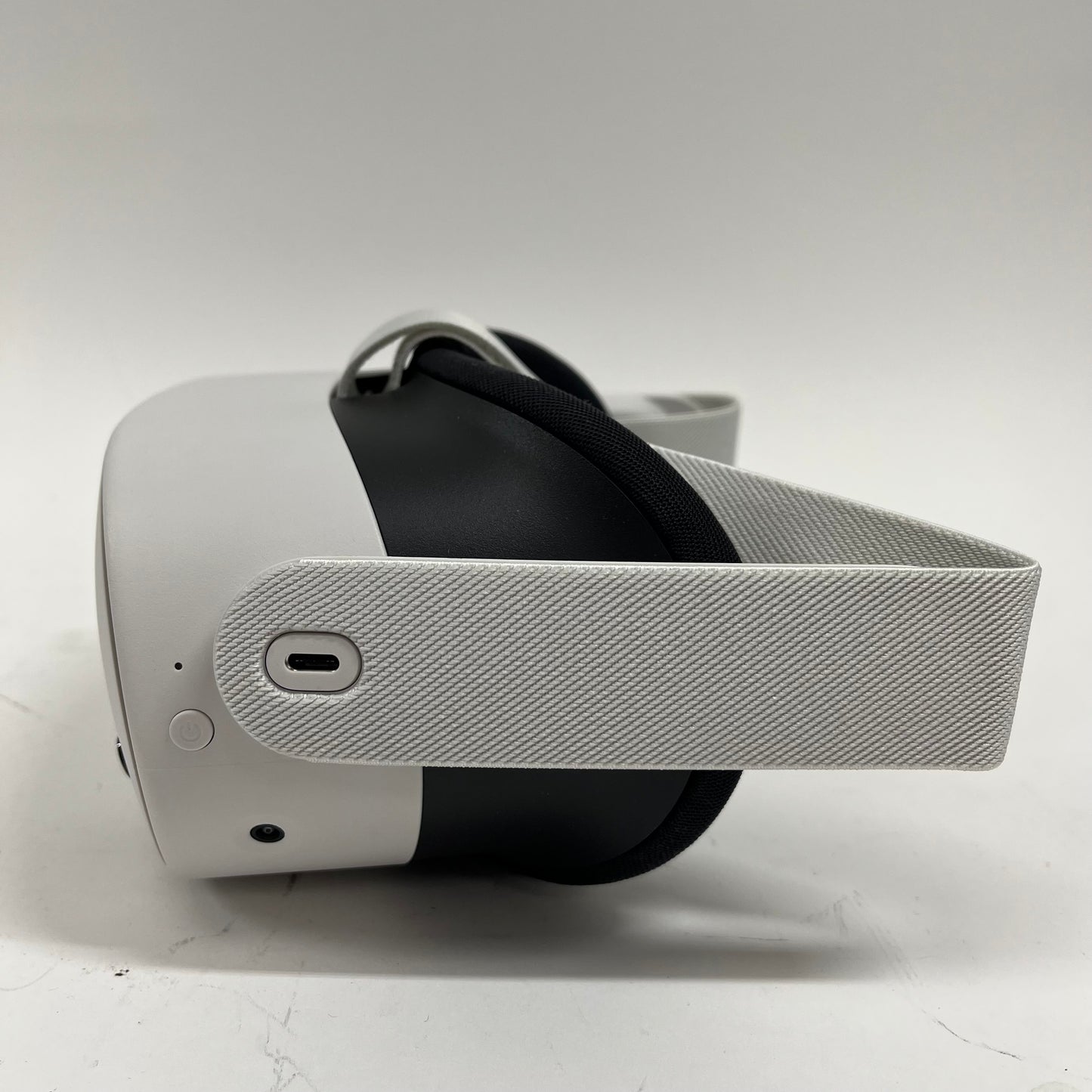 Meta Quest 3S 128GB Standalone All-in-One VR Headset P97