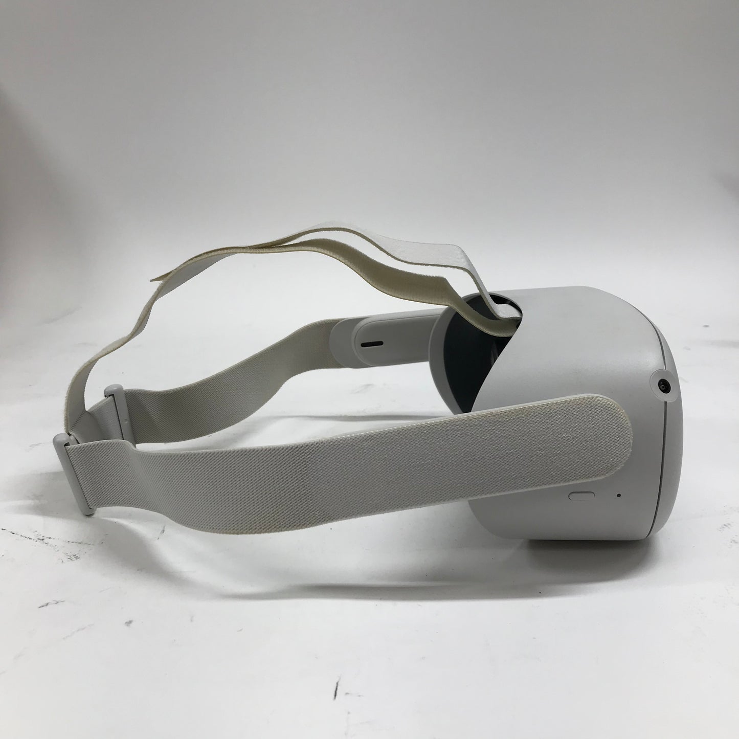 Oculus Quest 2 128GB Standalone All-in-One VR Headset KW49CM