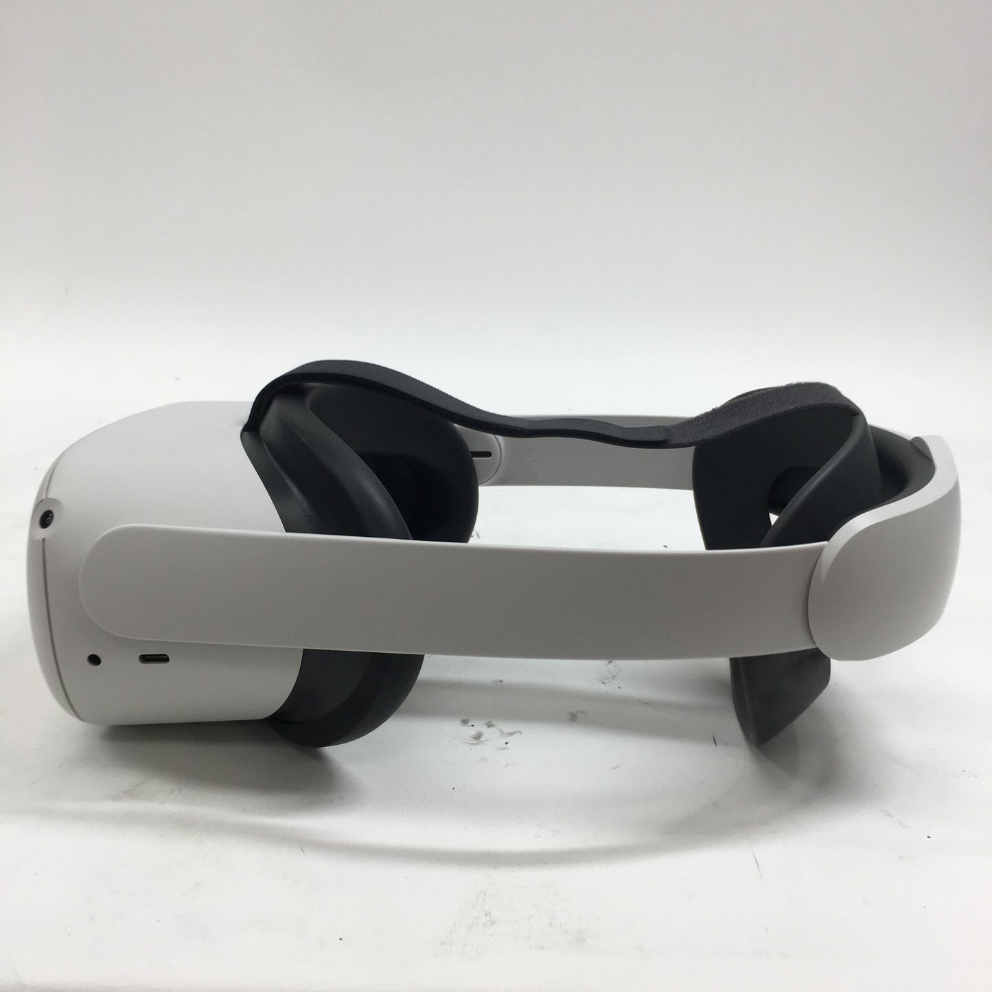 Meta Quest 2 128GB Standalone All-in-One VR Headset KW49CM