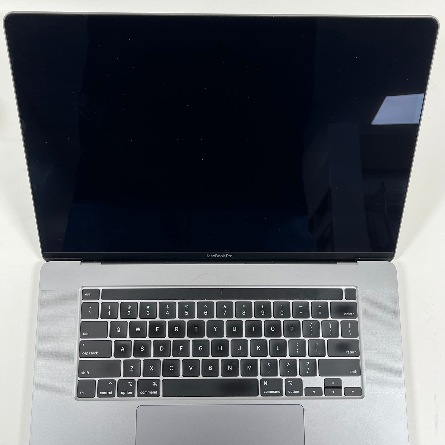 2019 Apple MacBook Pro 16" i9 2.4GHz 32GB RAM 512GB SSD Silver A2141